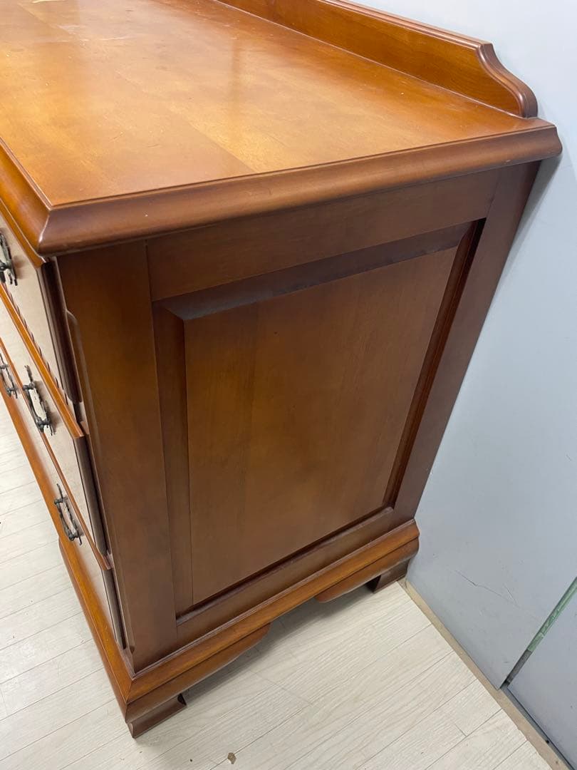 横濱ダニエル　アンティーク家具　3段チェスト