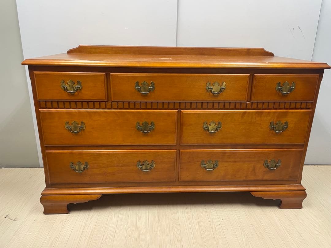 横濱ダニエル　アンティーク家具　3段チェスト