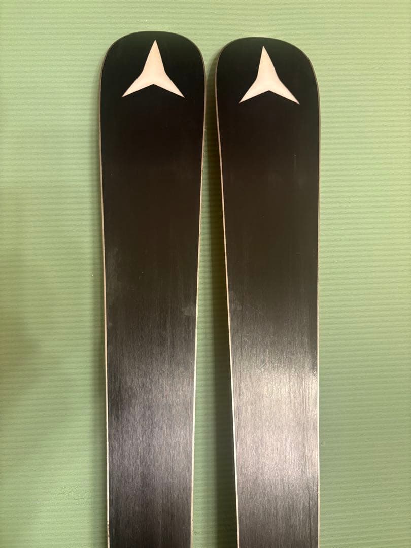 ATOMIC ジュニアスキー板 REDSTAR J9 RS 140cm 金具付