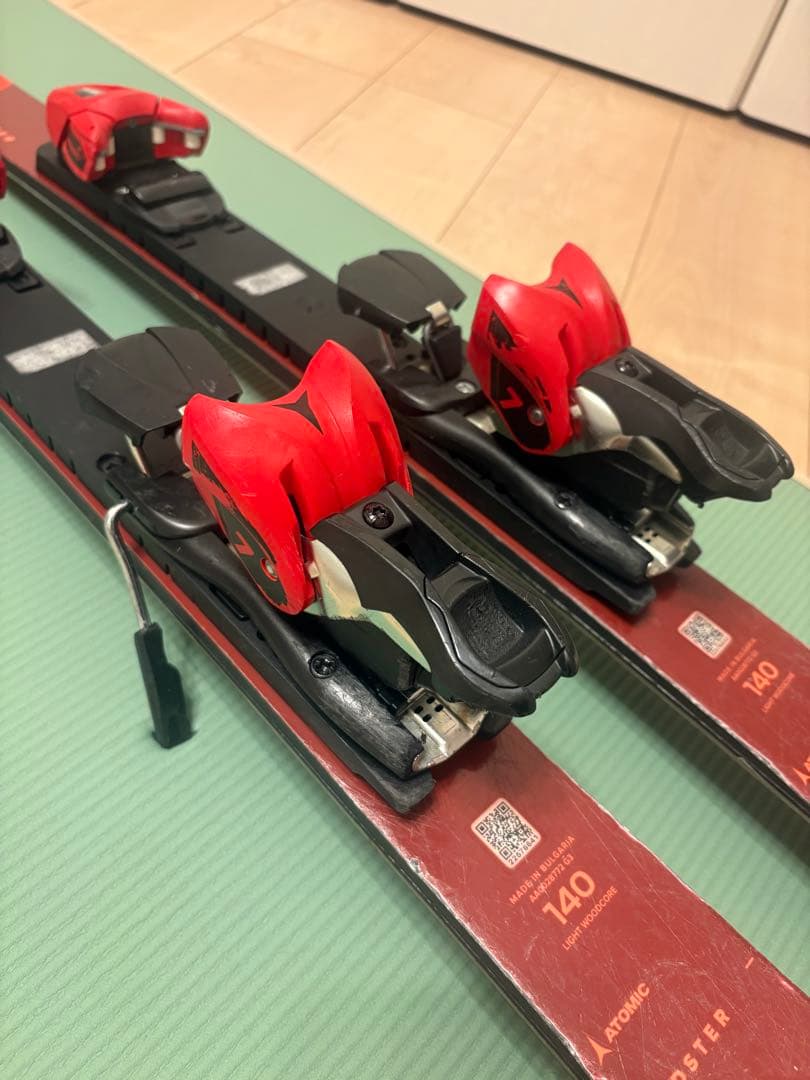 ATOMIC ジュニアスキー板 REDSTAR J9 RS 140cm 金具付