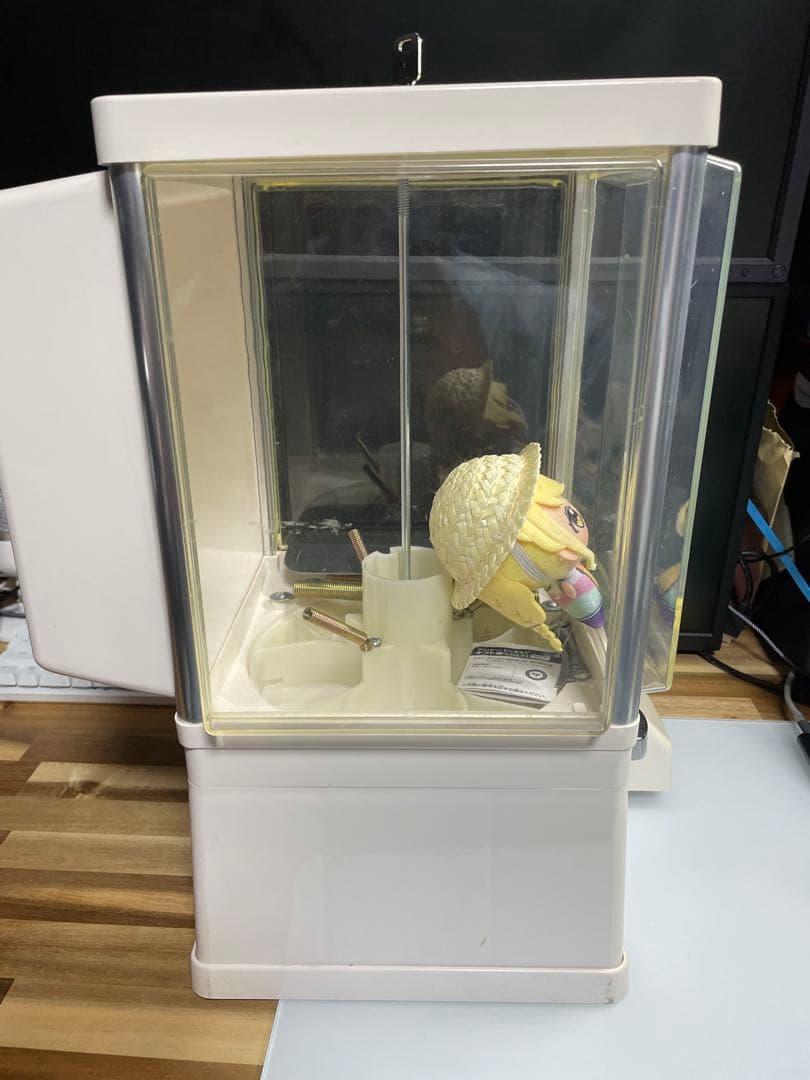 小型ガチャガチャ 100円タイプ