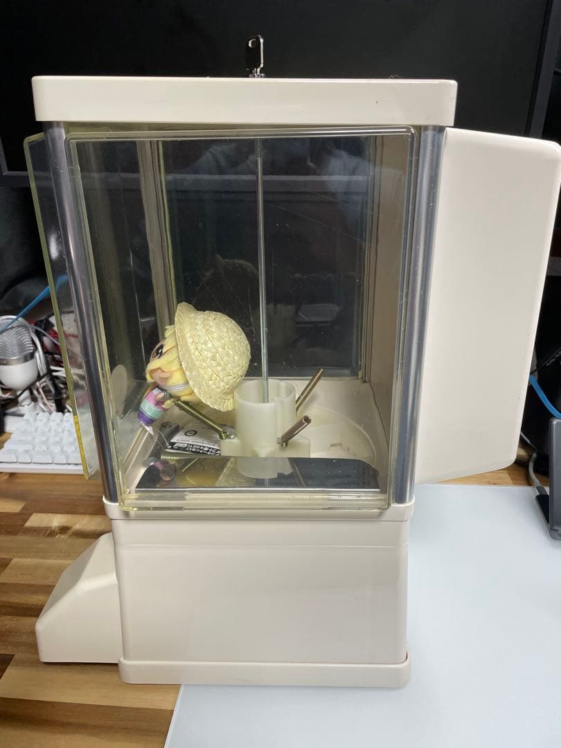 小型ガチャガチャ 100円タイプ