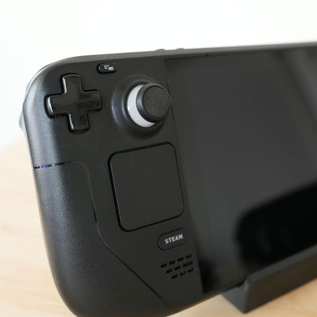 SteamDeck 256GB LCD（Docking Station付き）