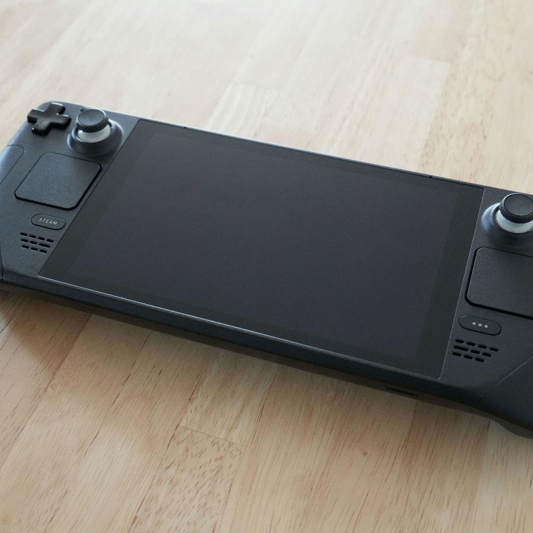 SteamDeck 256GB LCD（Docking Station付き）
