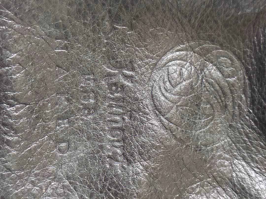 レナードカムホート　レイブンフープピアス