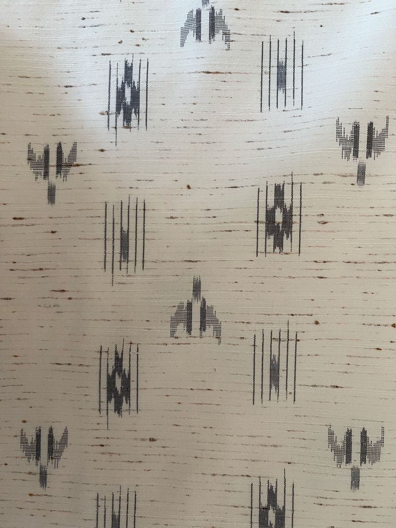 紬着物　紬　絣模様　白地　袷