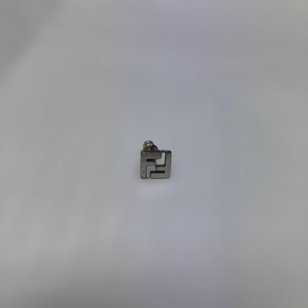【える】FENDI 片耳ピアス シルバー FFロゴ