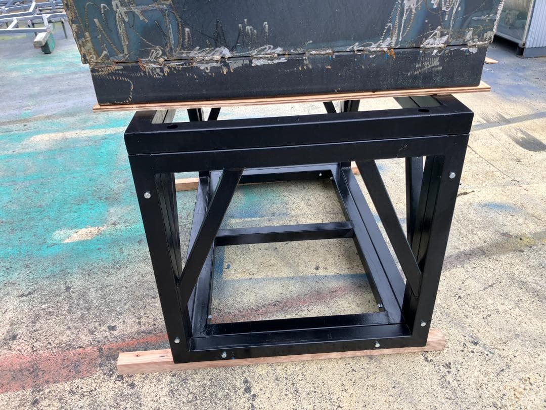 ね*】様 勉強机　事務机（緊急時は避難シェルター） 　限定商品再販なし