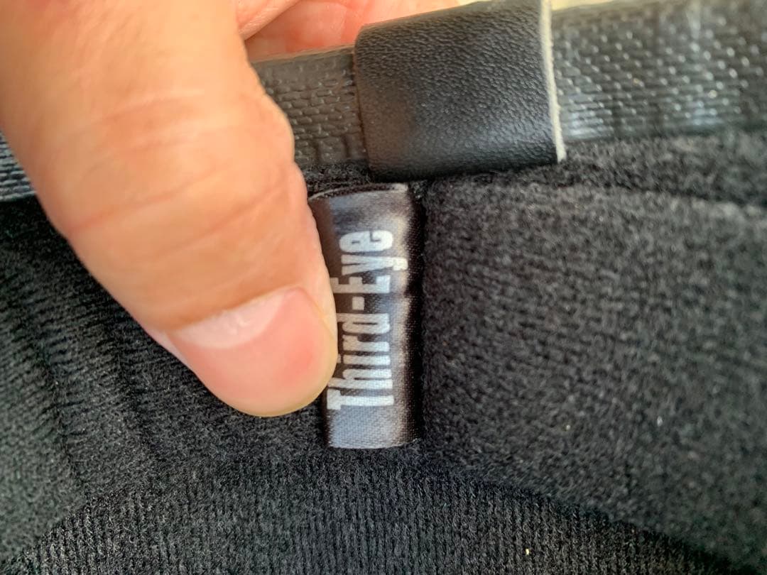 サードアイヘルメット