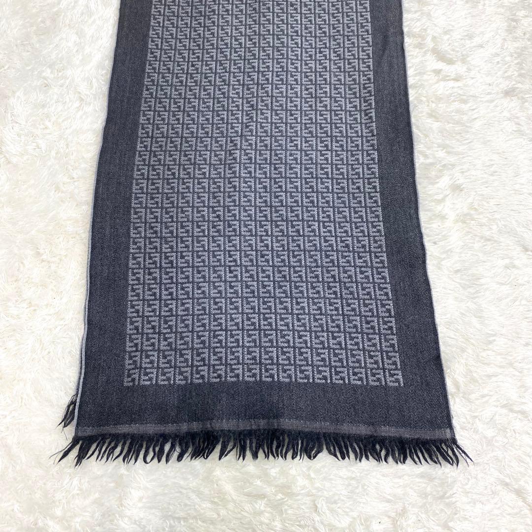 FENDI ズッカ柄　マフラー　ストール　ウール　グレー　ブランドロゴ　総柄