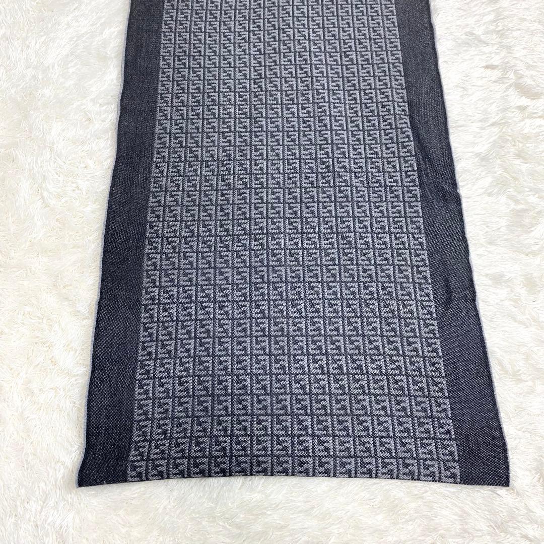 FENDI ズッカ柄　マフラー　ストール　ウール　グレー　ブランドロゴ　総柄