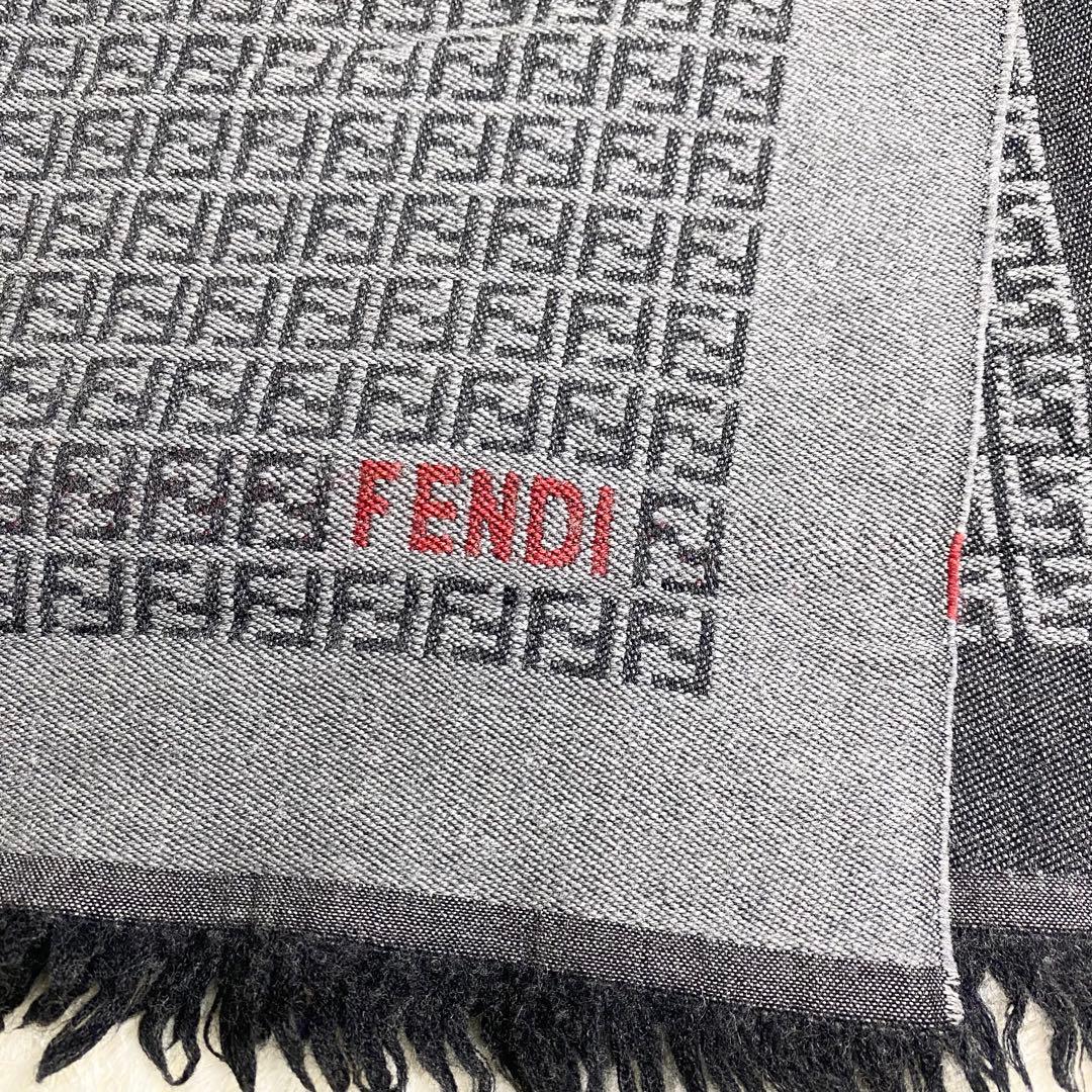 FENDI ズッカ柄　マフラー　ストール　ウール　グレー　ブランドロゴ　総柄