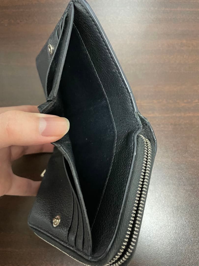 サンローラン　 二つ折り財布　ウォレット　メンズ　ウィメンズ レザー 黒