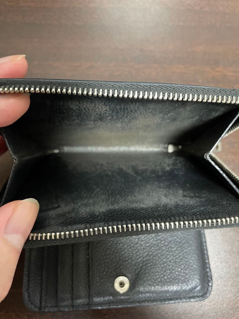 サンローラン　 二つ折り財布　ウォレット　メンズ　ウィメンズ レザー 黒