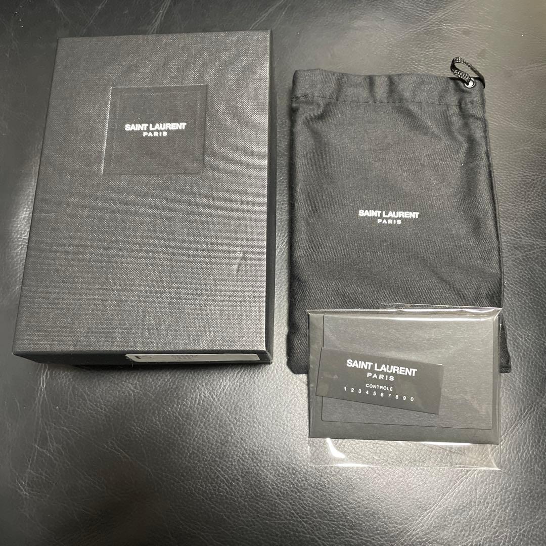 サンローラン　 二つ折り財布　ウォレット　メンズ　ウィメンズ レザー 黒