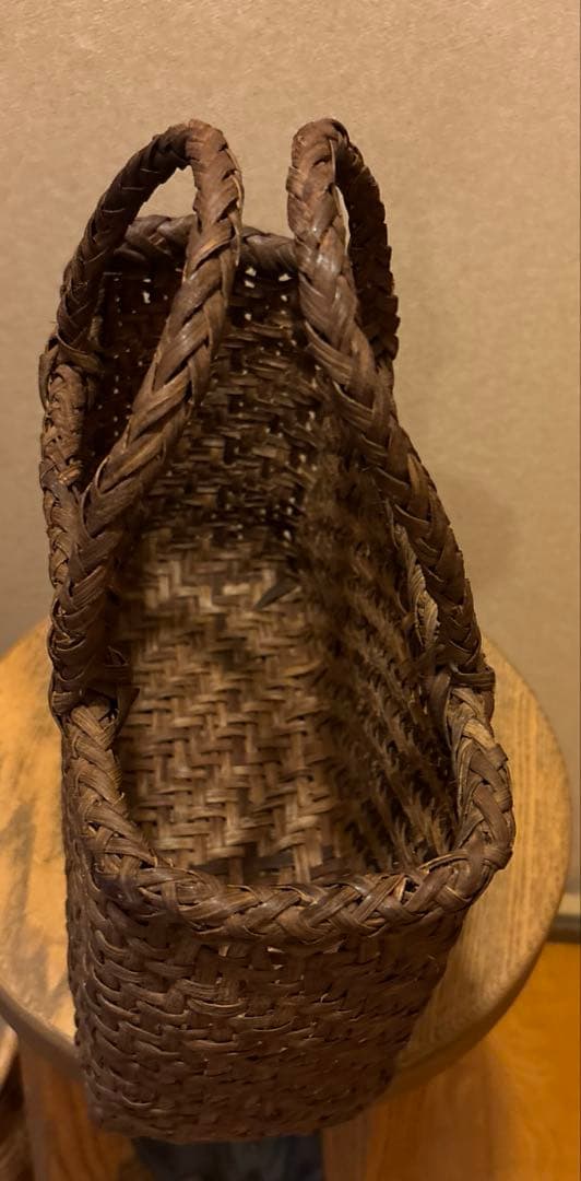 山ぶどうカゴ　山葡萄