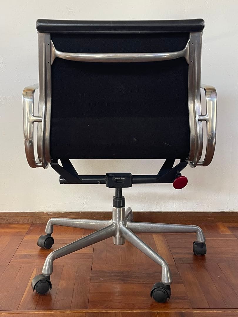 ハーマンミラー イームズ ソフトパッド チェア