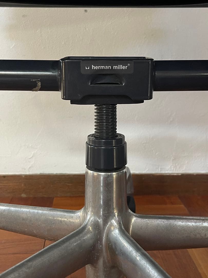 ハーマンミラー イームズ ソフトパッド チェア