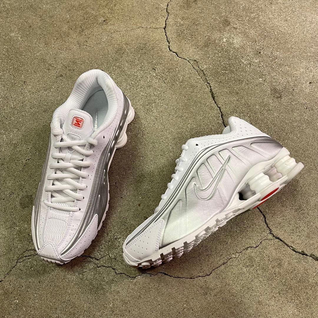 Nike Women's Shox R4 AR3565-101 23㎝