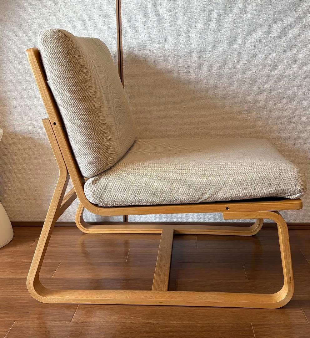 ②リビングでもダイニングでもつかえるソファチェア（モールドクッション仕様）オーク