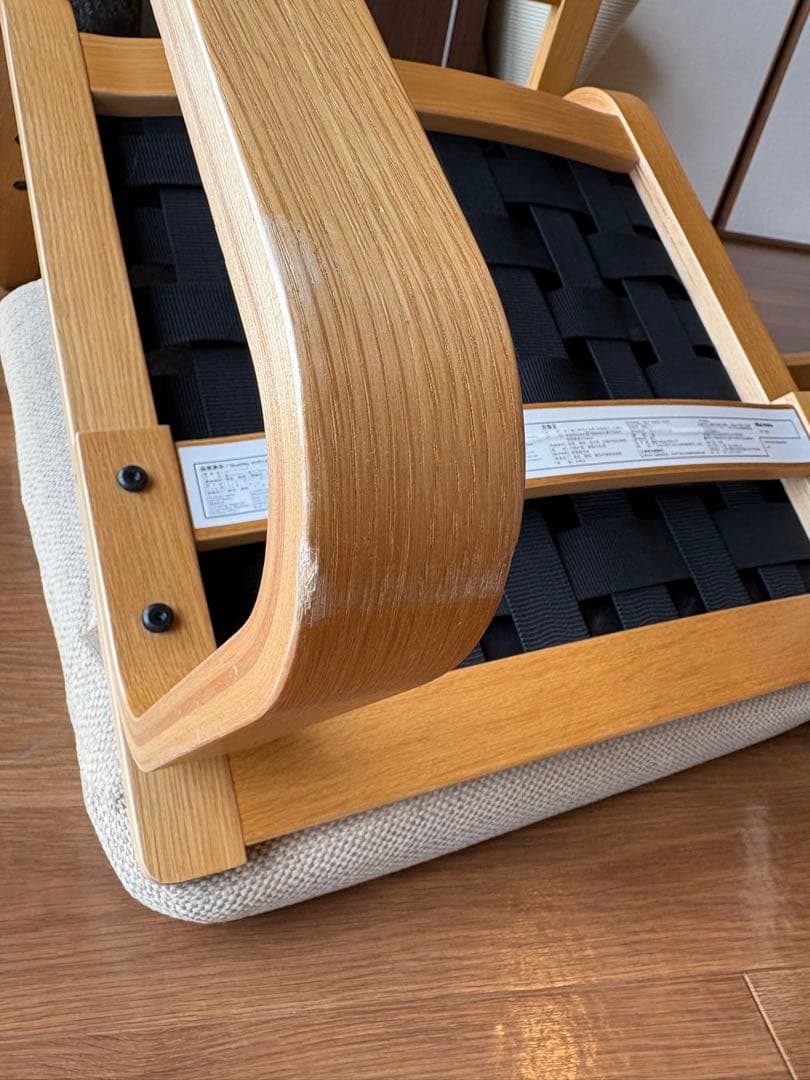 ②リビングでもダイニングでもつかえるソファチェア（モールドクッション仕様）オーク