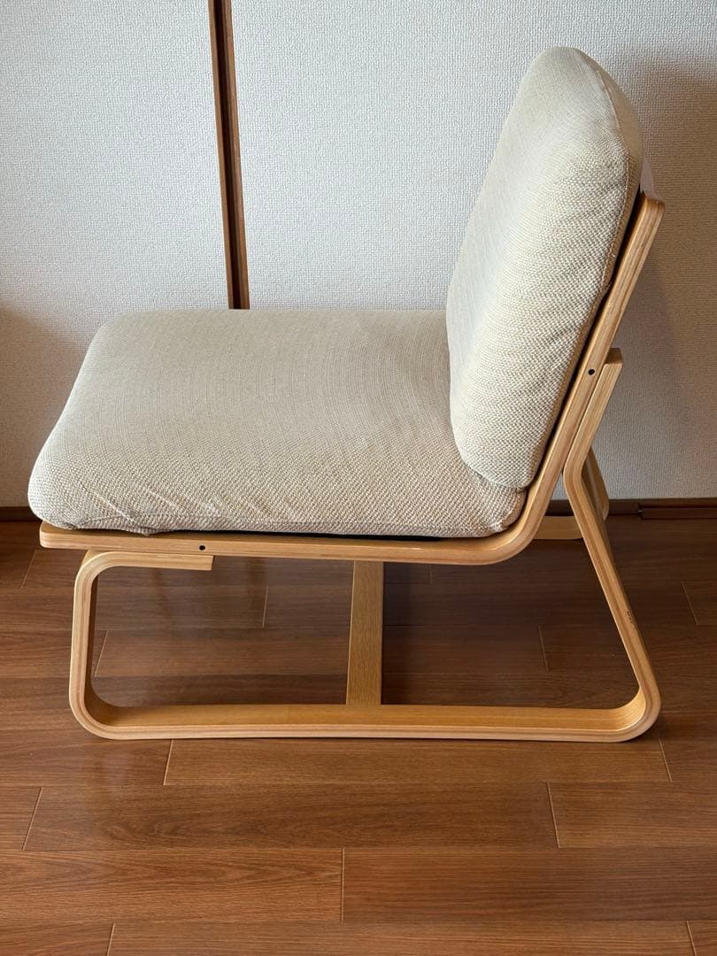 ②リビングでもダイニングでもつかえるソファチェア（モールドクッション仕様）オーク