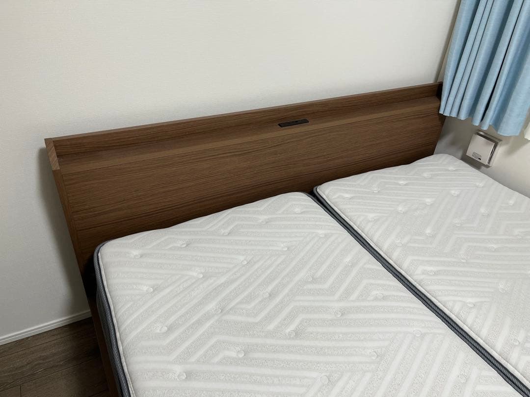 ニトリ　クイーンサイズベッド　フレームのみ