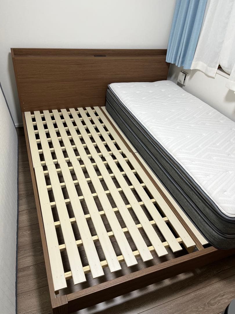 ニトリ　クイーンサイズベッド　フレームのみ