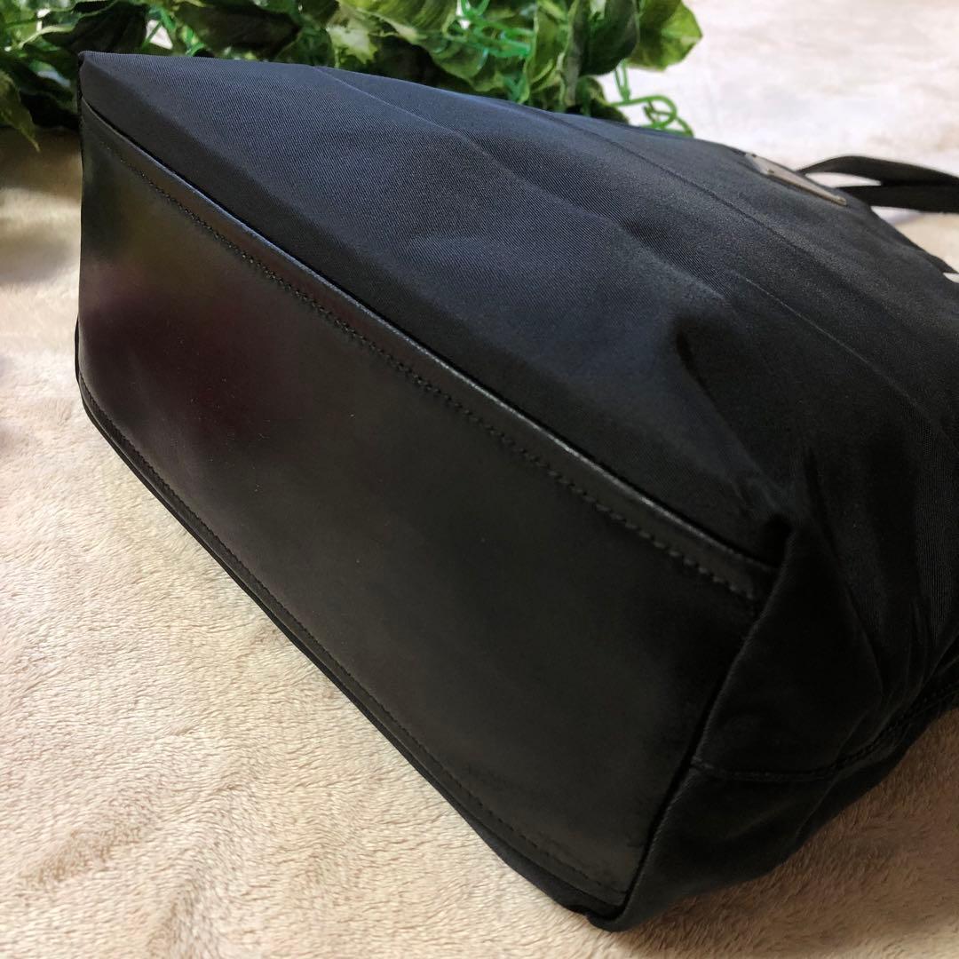 ★Taka★美品♡ プラダ　トートバッグ　ハンドバッグ　三角プレート