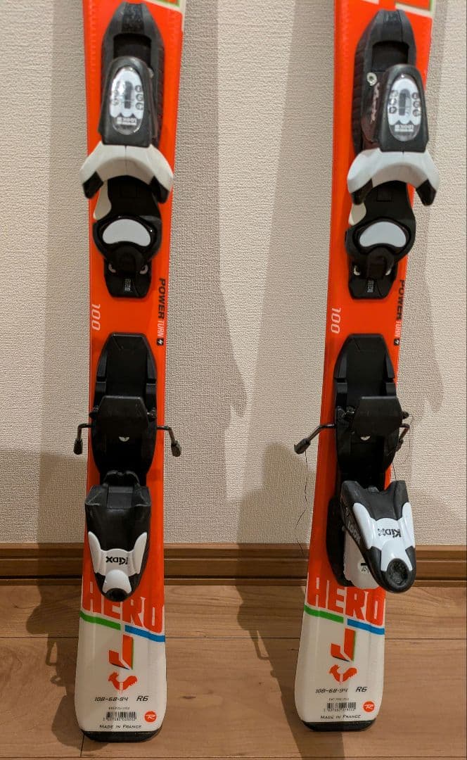 ロシニョール ROSSIGNOL HERO スキー 100㌢　ポール付き