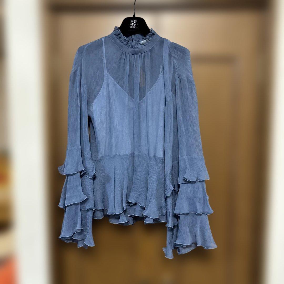 ストラスブルゴ　フリルブラウス