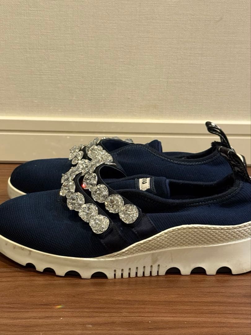 miumiu ビジュー付きスニーカー 正規品 美品