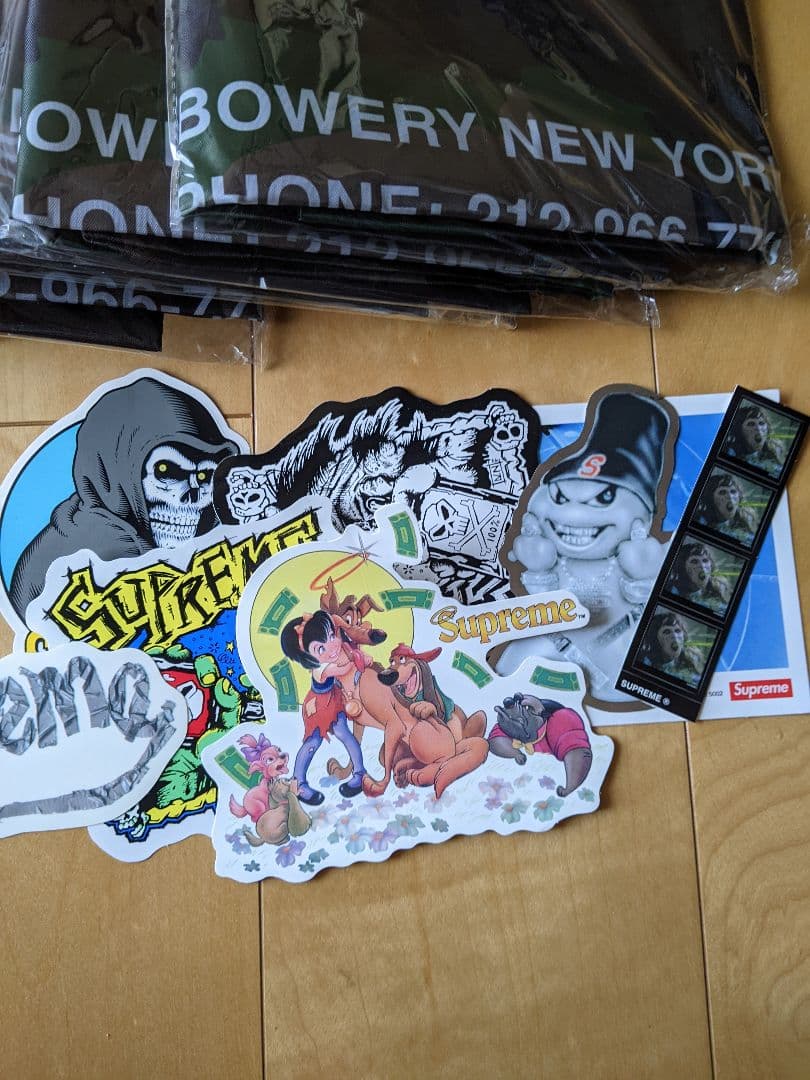 Supreme ランドリーバック ノベルティ10枚とおまけステッカー