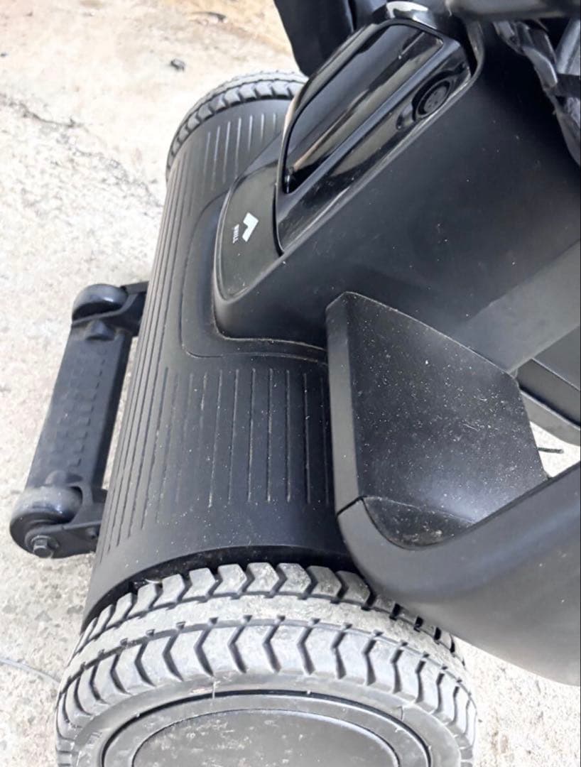 WHILL Model F 電動車椅子 ブラック　ウィル