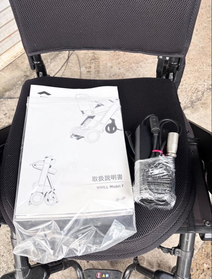 WHILL Model F 電動車椅子 ブラック　ウィル