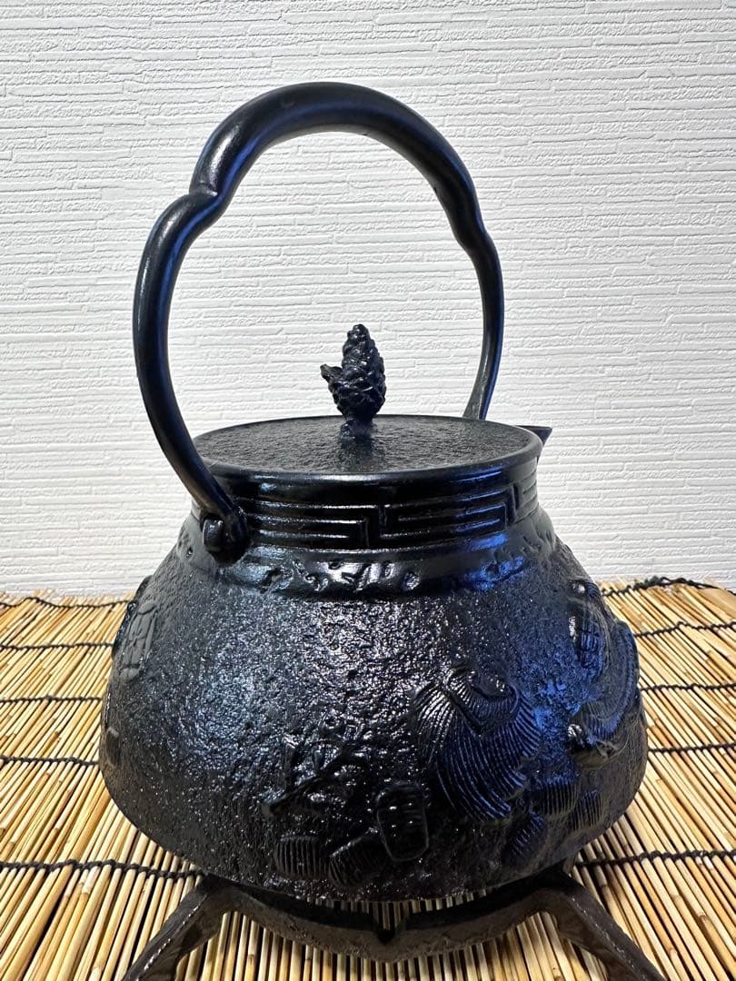 未使用品、供箱、栞付　南部岩鋳四代目清末作 　真作保証　１８型コシキ宝　南部鉄瓶