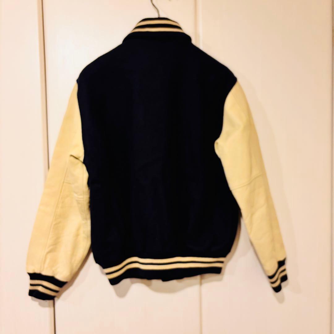 マックレガー スタジャン ネイビー アイボリー M刺繍 袖レザー