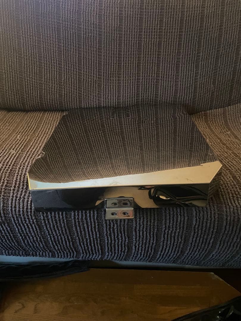 日野グランドプロフィアバッテリーカバーと押さえと前面パネル3点セット