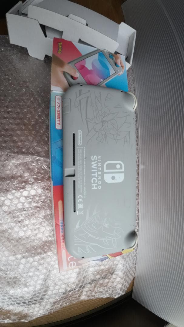 中古 Nintendo Switch Lite ポケモンデザイン　電源ケーブル付