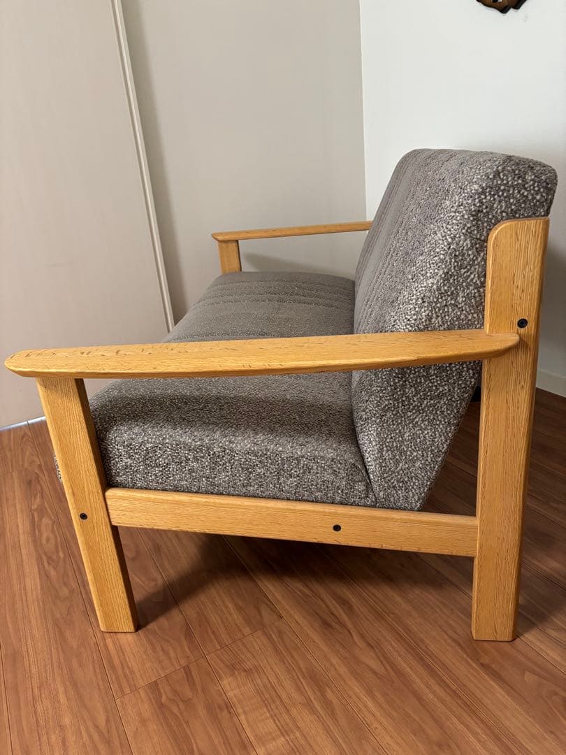 カリモク　2人掛けソファ　グレー　布張り