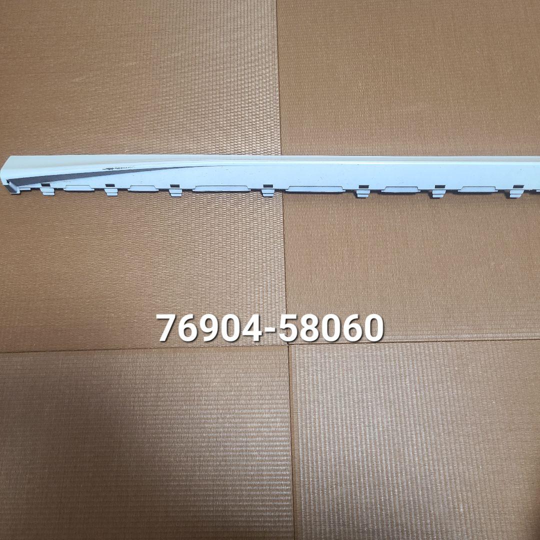 30　アルファード　ヴェルファイア　サイドマッドガード　メーカー不明メッキモール