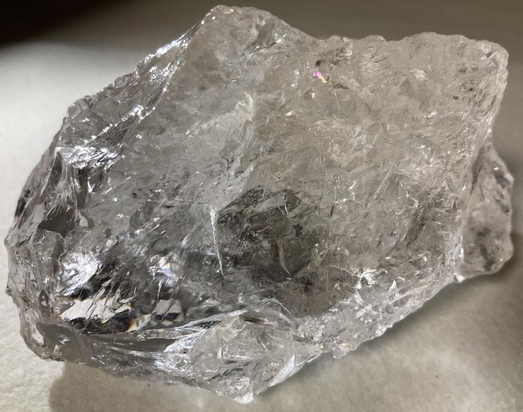 サチャロカクォーツ 原石395g 高透明 氷結クラック 虹 かち割り