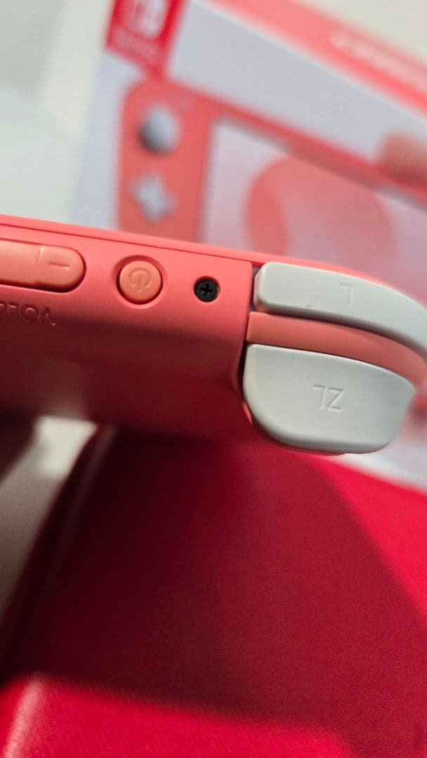 Nintendo Switch Lite　コーラル