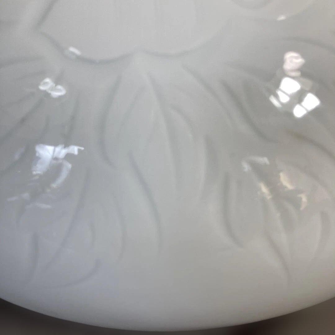 【中尾恭純】白磁の伝統　名窯　伝統工芸会員　中仙窯　中尾恭純作　白磁牡丹彫文　壷