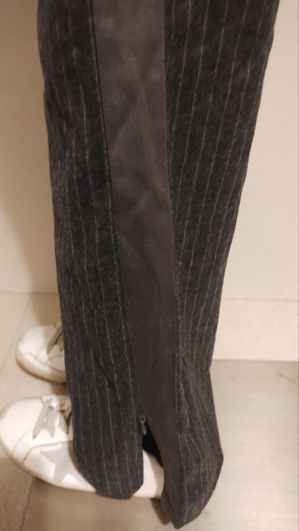 もも様C6915 黒ニット×ジップパンツコーデ