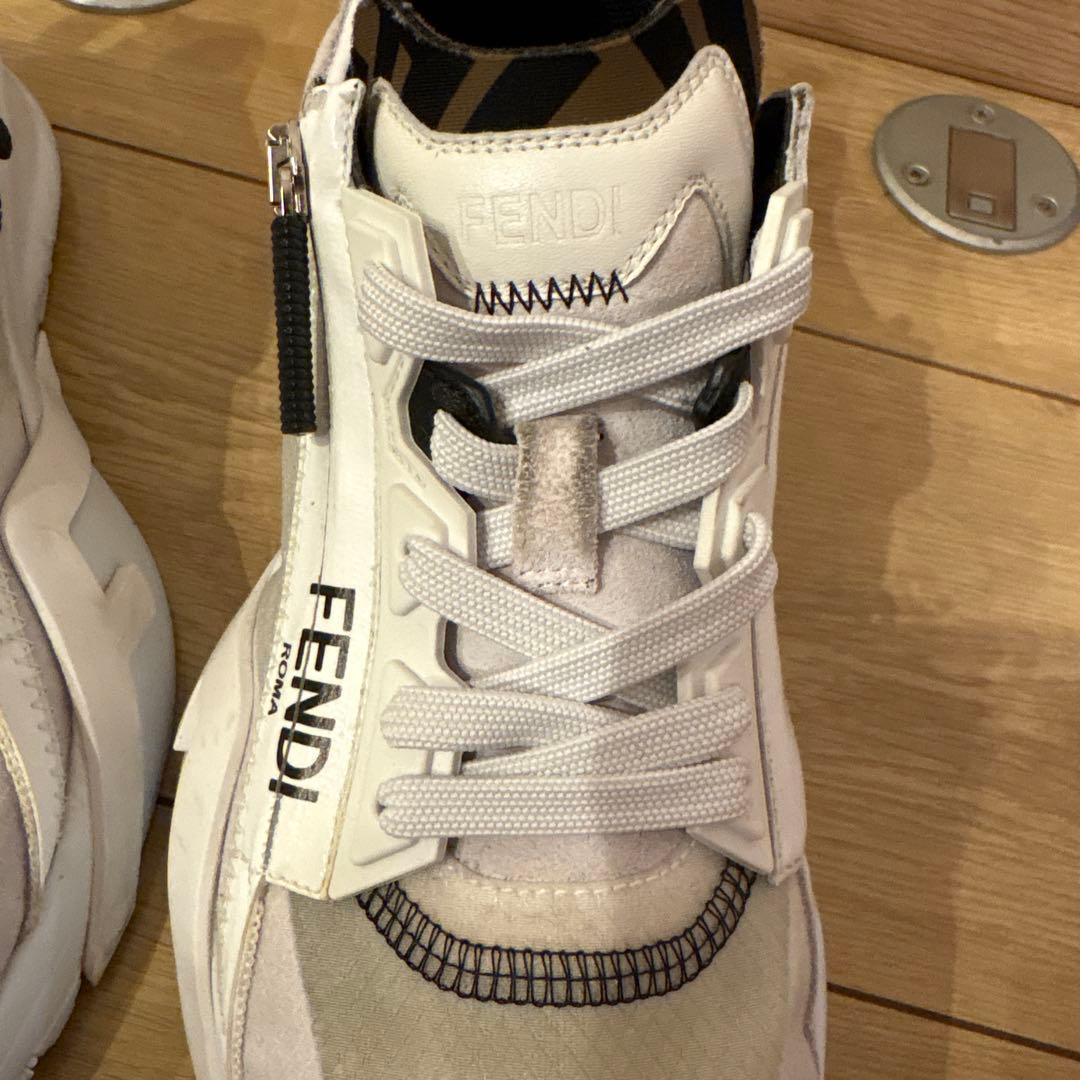 fendiflow スニーカー　レディース　FENDI フロー