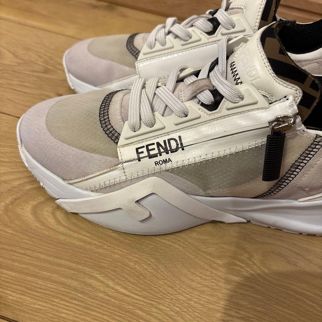 fendiflow スニーカー　レディース　FENDI フロー