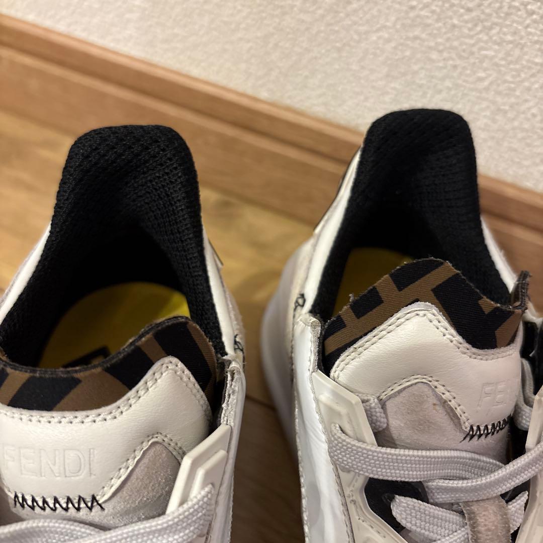 fendiflow スニーカー　レディース　FENDI フロー