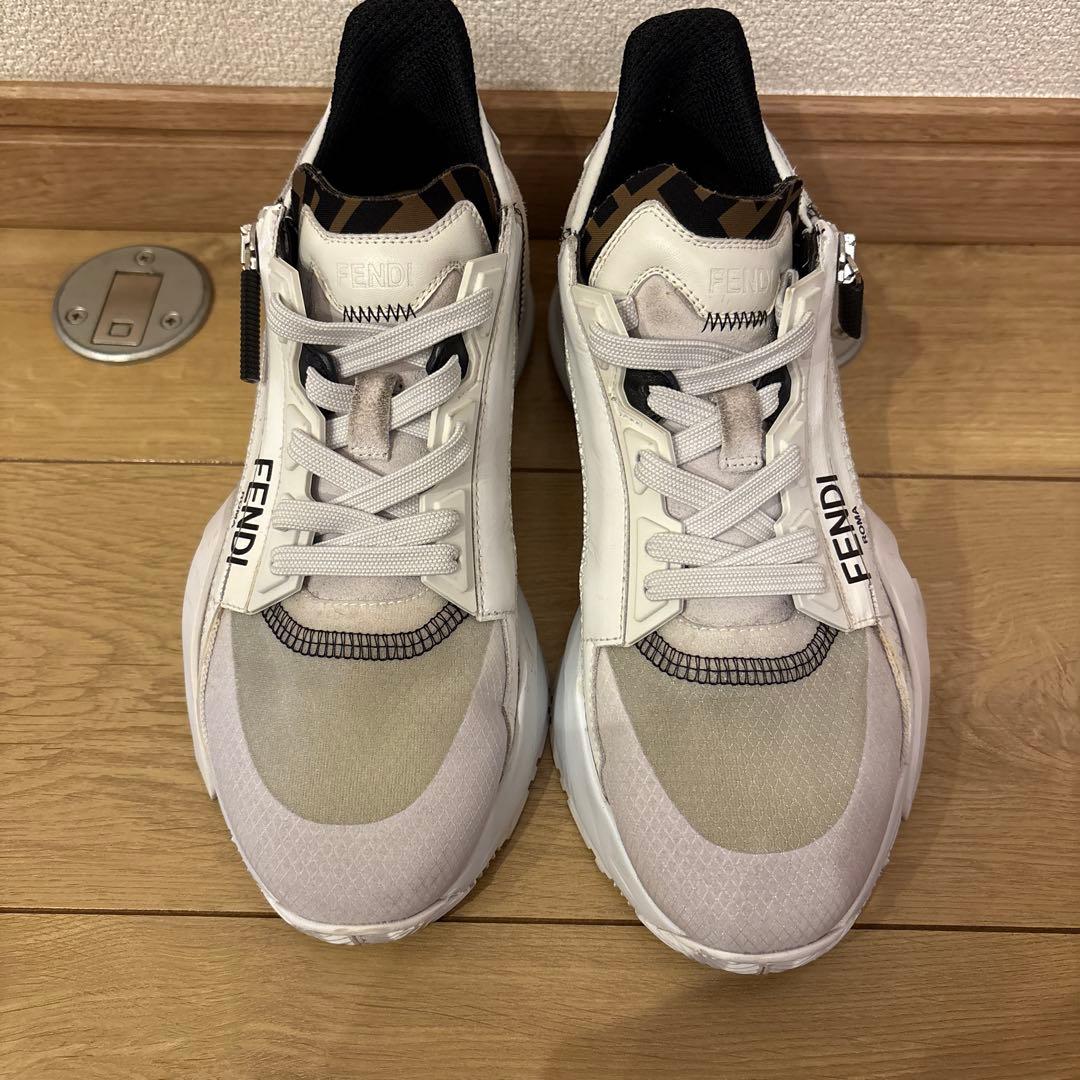 fendiflow スニーカー　レディース　FENDI フロー