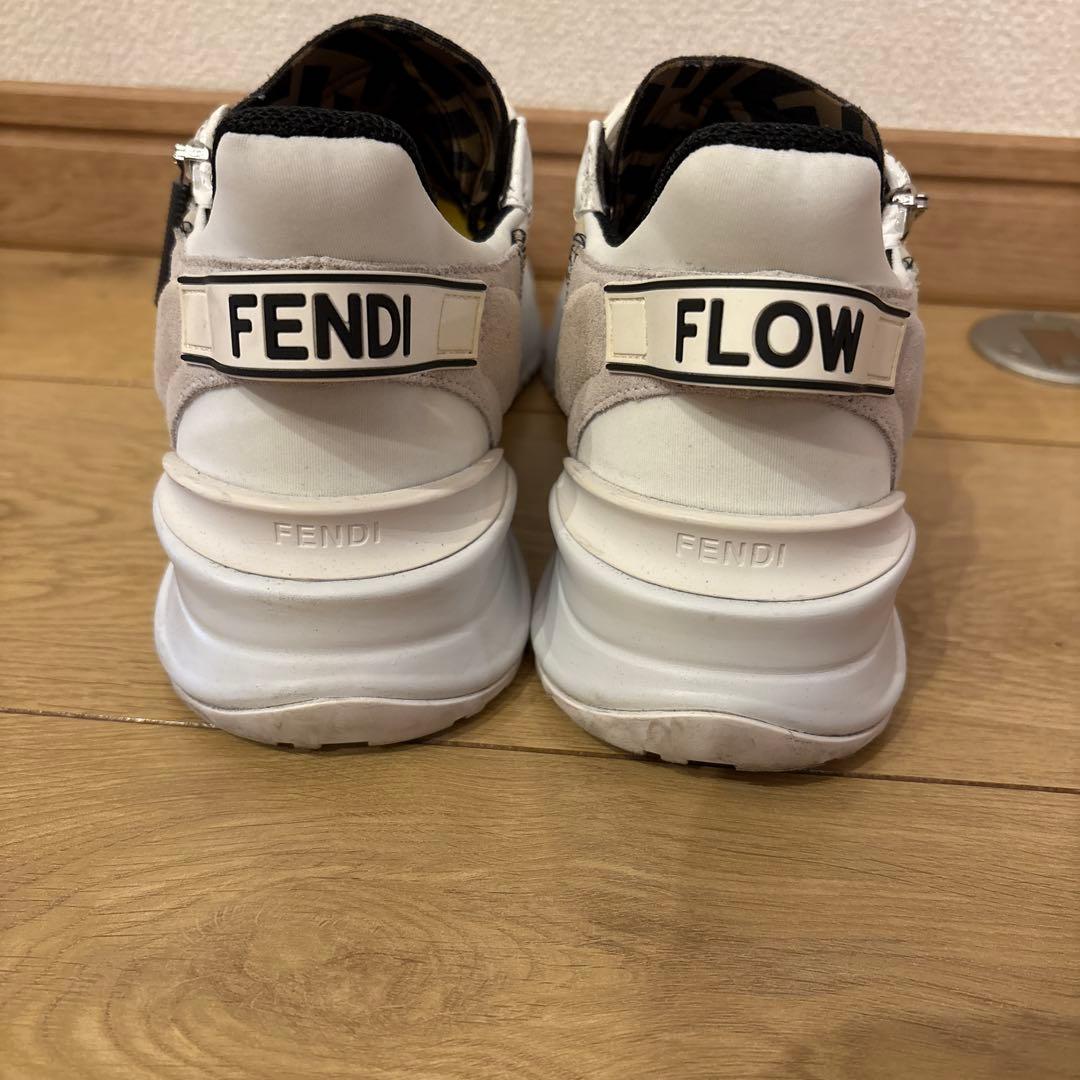 fendiflow スニーカー　レディース　FENDI フロー